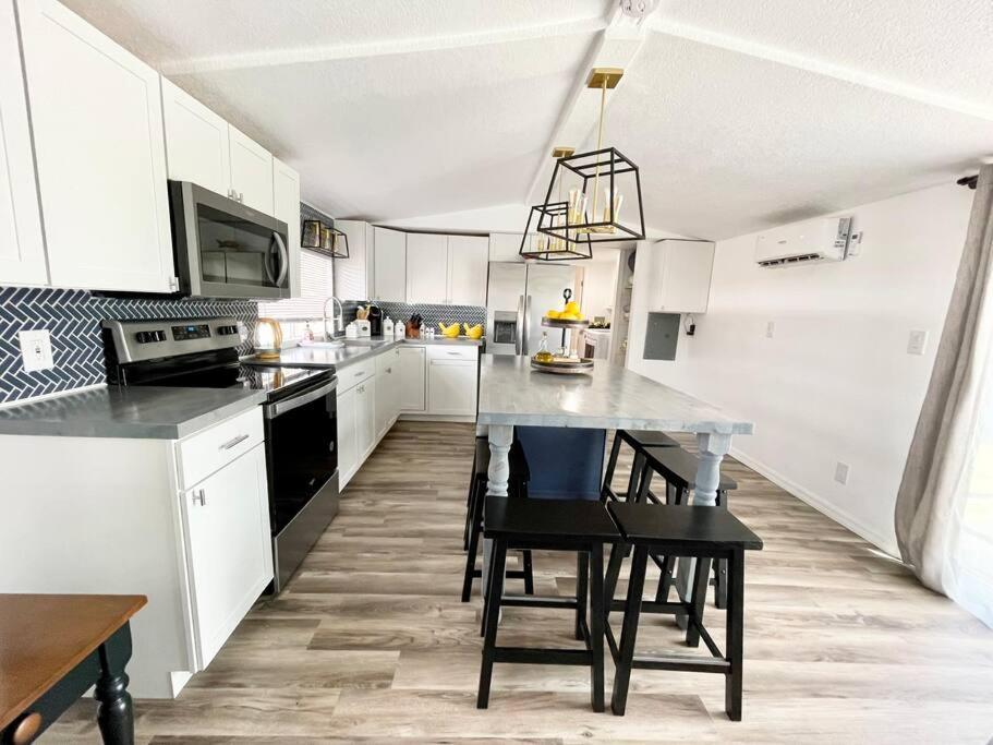 فيلا Merrit Island Waterfront House Lots Of Parking Merritt Island المظهر الخارجي الصورة